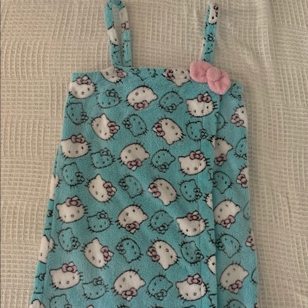 Adorable Hello kitty towel rap!